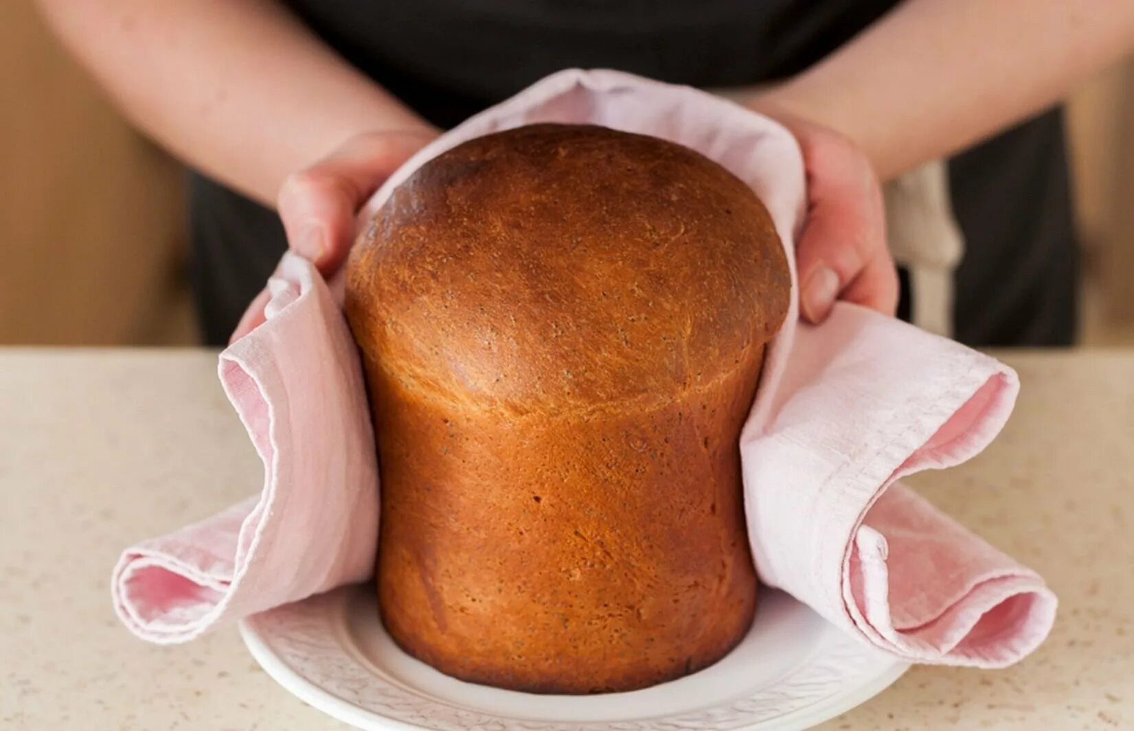 Когда печь куличи. Пекут куличи. выпечка куличей. печем куличи пасхальные. печь для выпечки куличей.