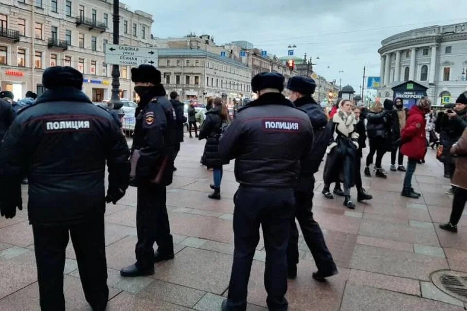 Протесты в Питере. Митинг в Питере. Несанкционированный митинг. Демонстрация протеста СПБ. Митинг в питере 2024