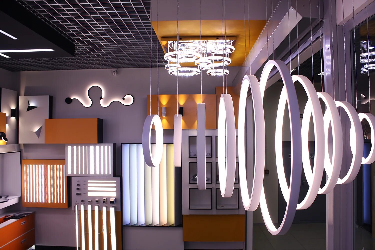 воронеж ул машиностроителей 2. Swg светодиодное освещение шоурум. лампочки swg led. магазины светодиодного света. магазин светодиодов.