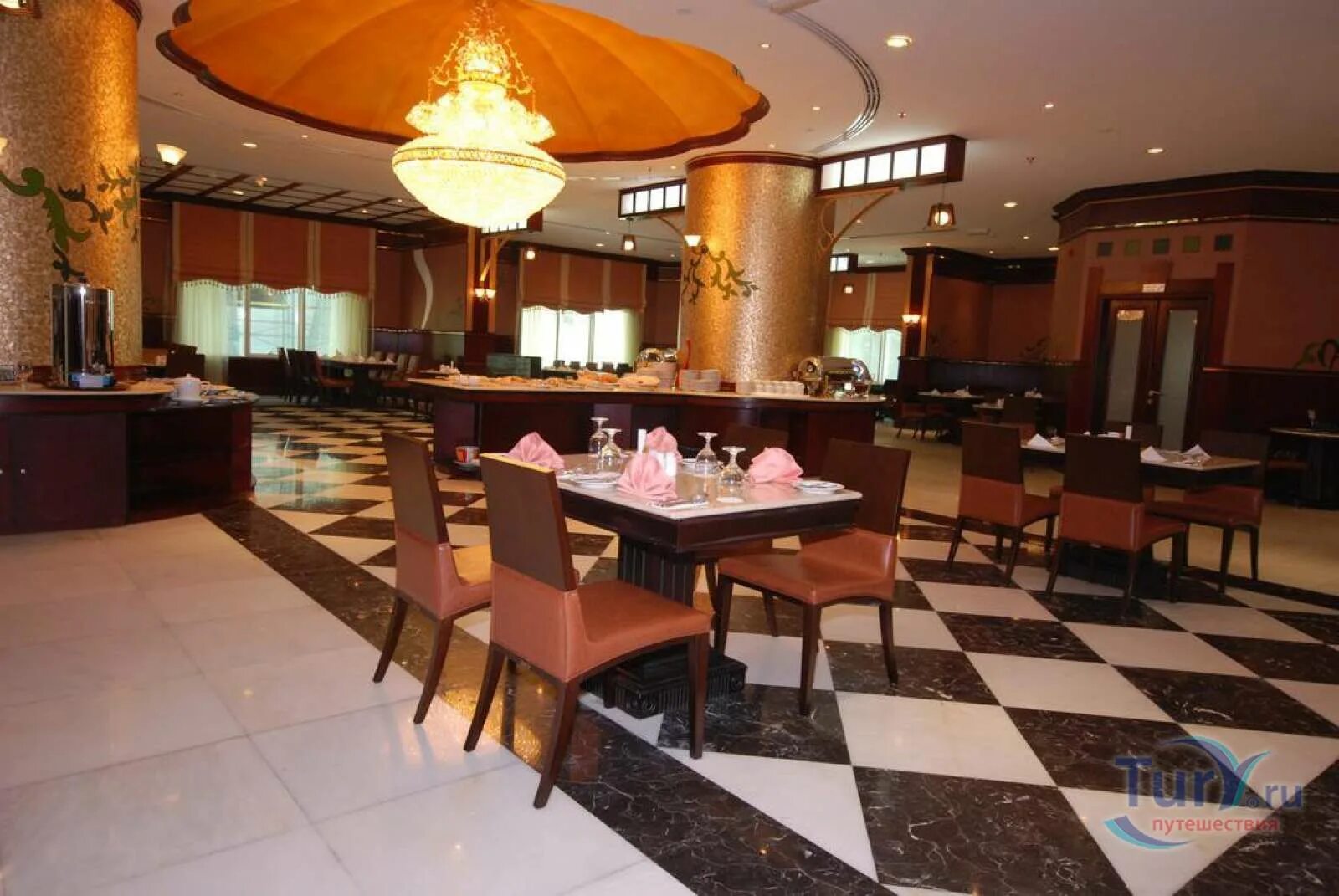 Al Bustan Hotel 4 Шарджа. Al Bustan Tower Hotel Suites 4*. Al Bustan Tower Hotel Suites Apartment (Шарджа). Al Bustan Hotel Sharjah 4* фото.