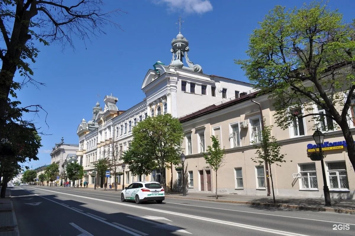 Казань, Кремлёвская улица, 21. Казань улица Кремлевская национальный музей. Кремлёвская ул 21 Казань библиотека. Казань улица Кремлевская липа. Улица кремлевская 21 казань