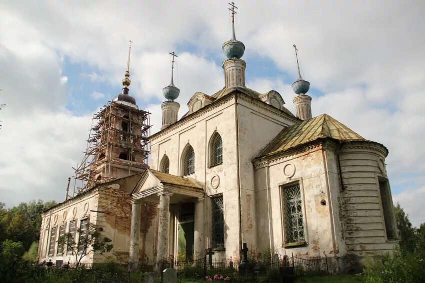 Храм села воскресения христова. Храм в шестихино некоузский район. воскресенское церковь некоузский район. храм воскресения христова шестихино. село поповка храмы.
