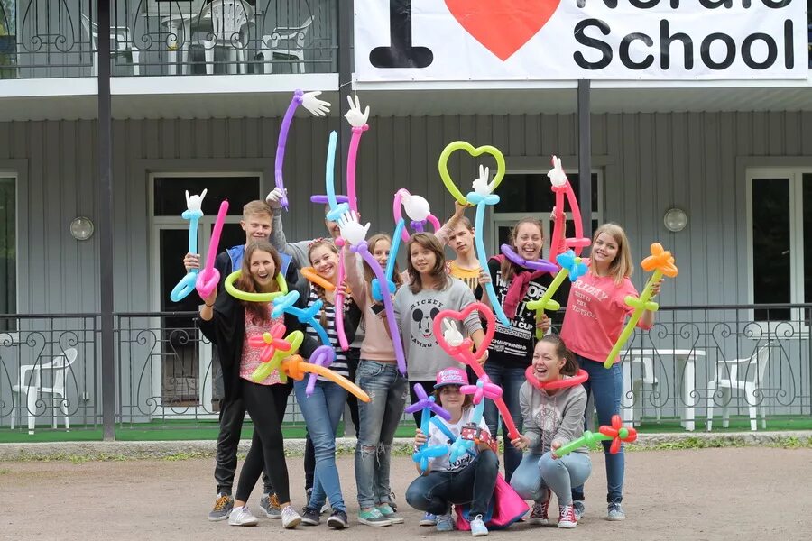 Детский лагерь нордик кавголово. Nordic school лагерь в подмосковье. Школа или лагерь. Школа или лагерь. Лагерь школа приключений.
