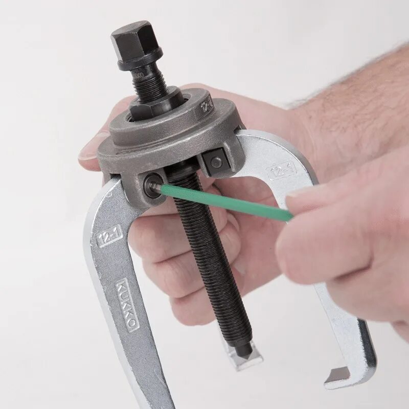 Съемник 2-х захватный kukko. Регулировка захватов. Регулировка захватов. Регулировка захватов. Kukko трехлапый съемник.