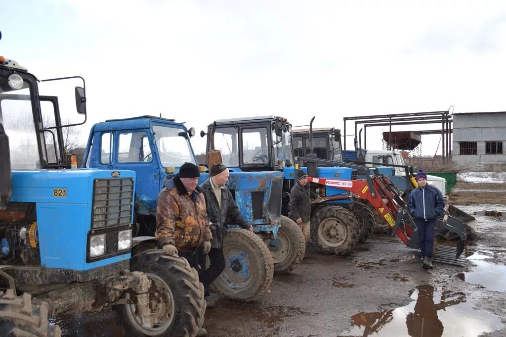 подготовка к весенне полевым работам. ооо березовка лаишевский район. трактор посевная. подготовка к весенне полевым работам. подготовка техники к посевной.