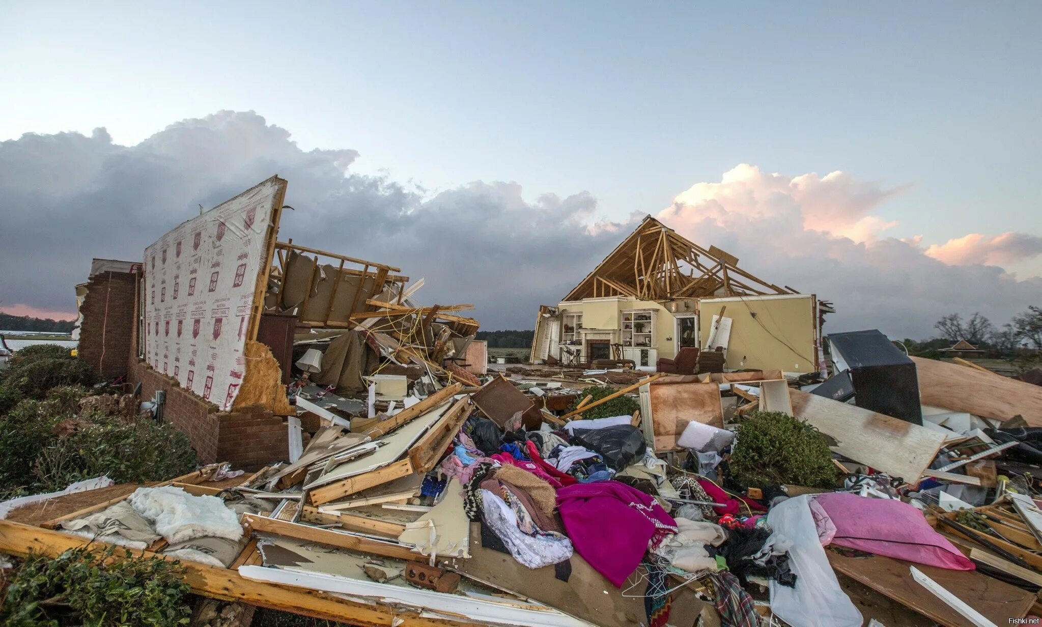 Торнадо в Техасе 2022. Стихийные бедствия ураган. Дом после Торнадо. Стихийные бедствия в Америке.