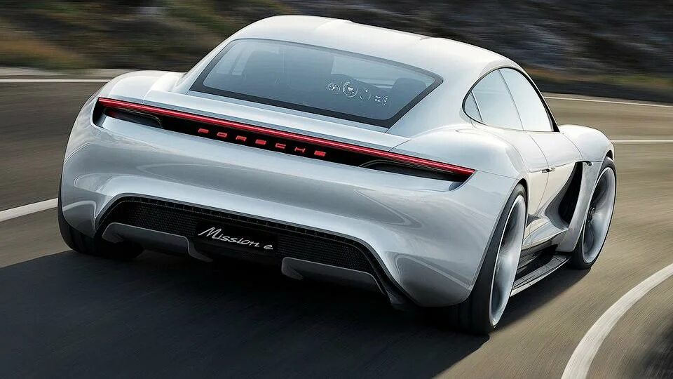 Porsche taycan электрокар. Электрический porsche taycan. Порш электрически. Порше старый концепты. Porsche mission e.