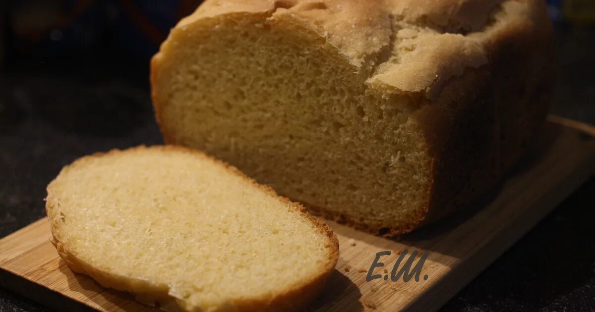 хлеб с кукурузной мукой. маисовый хлеб. хлеб с кукурузной мукой. рецепт хлеба из кукурузной муки. желтый хлеб.