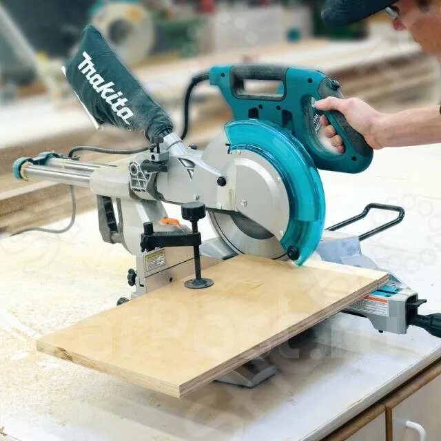 Рейтинг торцевых пил. Торцовочная пила Makita 1018l. Лс 1018 Макита торцовочная. Макита 1018l. Макита 1219 торцовка.