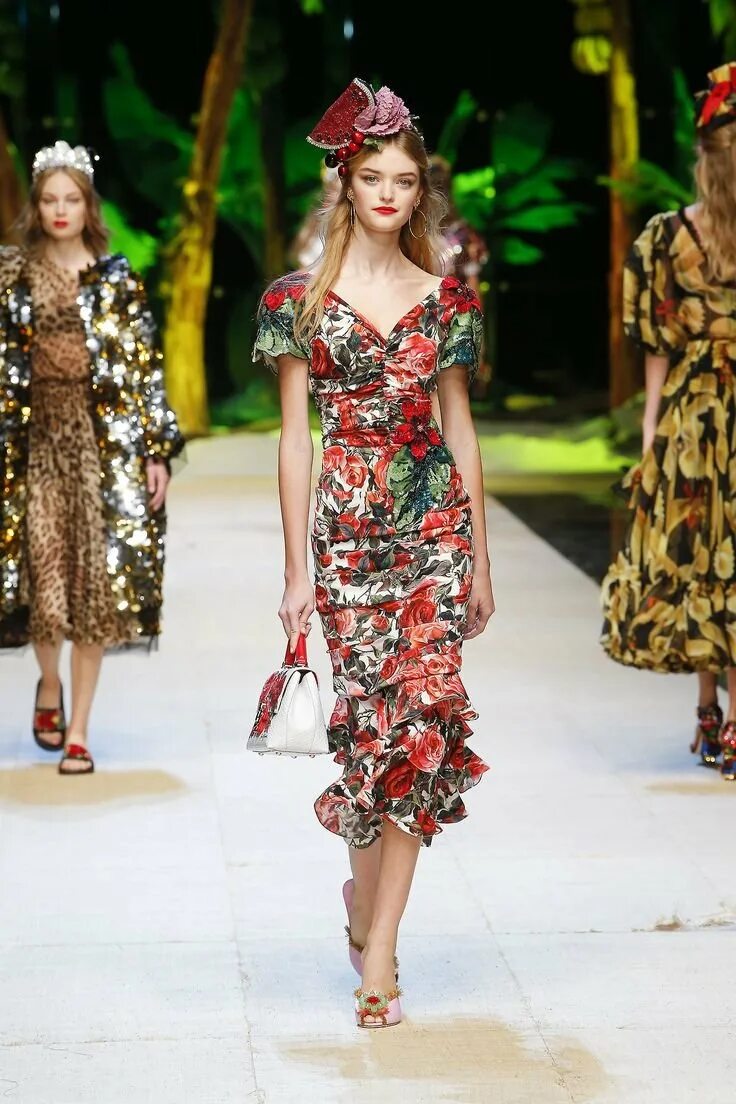 Платья Дольче Габбана 2017. Dolce Gabbana ss2019. Дольче Габбана лето 2017 женская. Дольче габбана лето