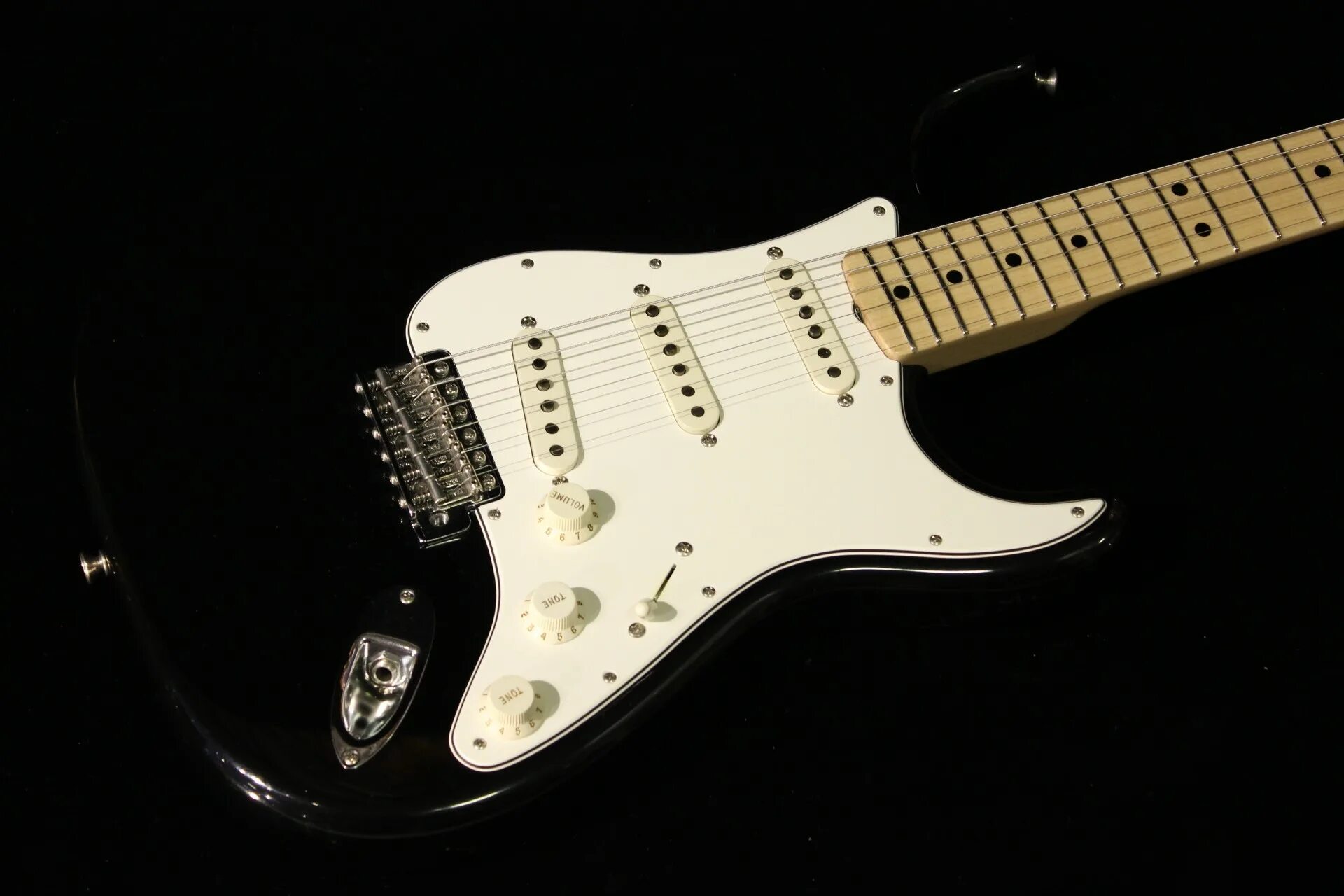 Гитара ричи блэкмора. Ritchie Blackmore Stratocaster. Гитара Fender Stratocaster Ritchie Blackmore. Fender Stratocaster Ричи Блэкмора. Ричи Блэкмор стратокастер.