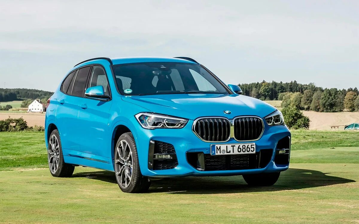 Bmw x1 m. БМВ x1 2020. BMW x1 xdrive20i. BMW x1 20i m Sport. БМВ x1 XDRIVE 20i.