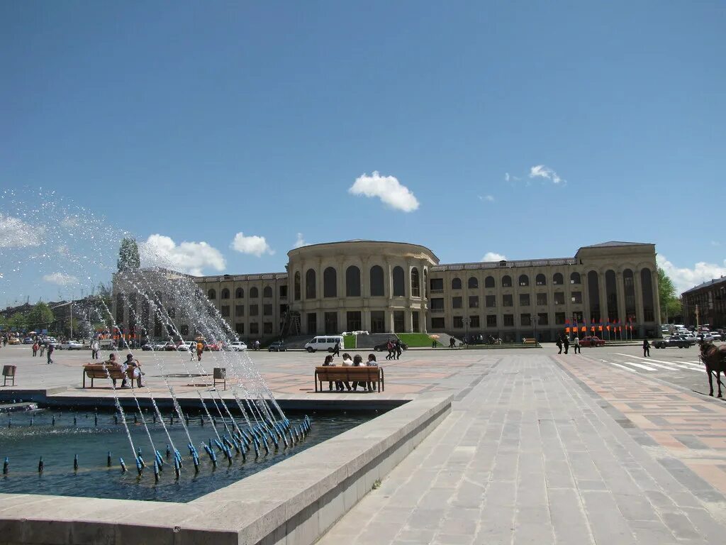 Гюмри тбилиси. Гюмри. Armenia City Gyumri СССР. Фонтан Гюмри. Символ Гюмри.