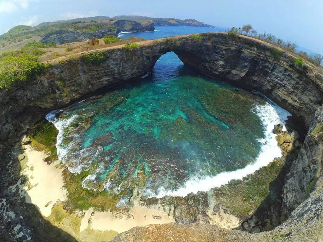 Остров Нуса-Пенида, Индонезия. Nusa Penida Бали. Пляж Нуса Пенида Бали. Остров Нуса Пенида Бали фото.