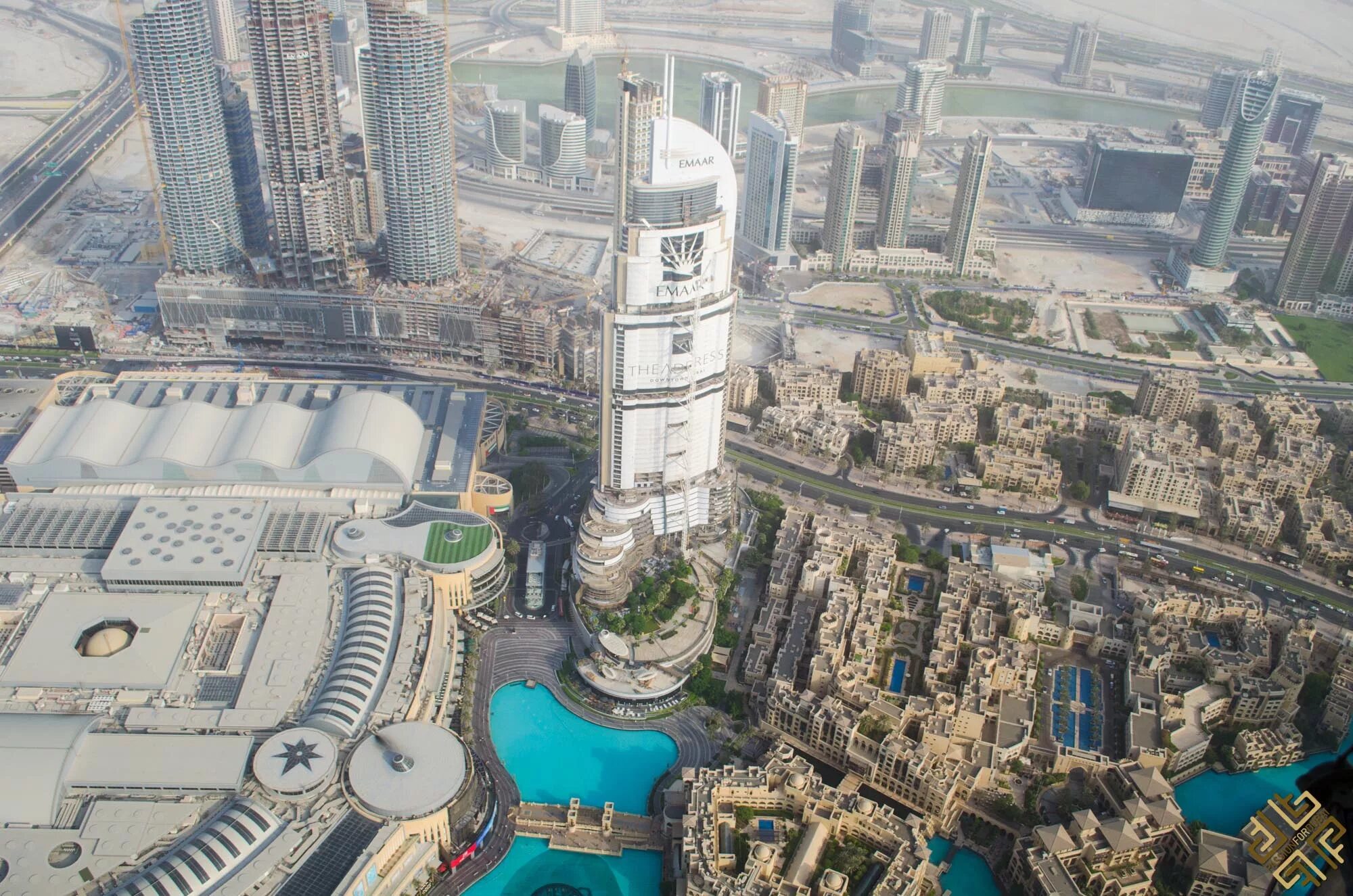 Бурдж халифа 163 этаж. Бурдж халифа смотровая площадка на 148 этаже. 125 этаж бурдж халифа. Бурдж халифа вид с 124 этажа. 125 этаж бурдж халифа.