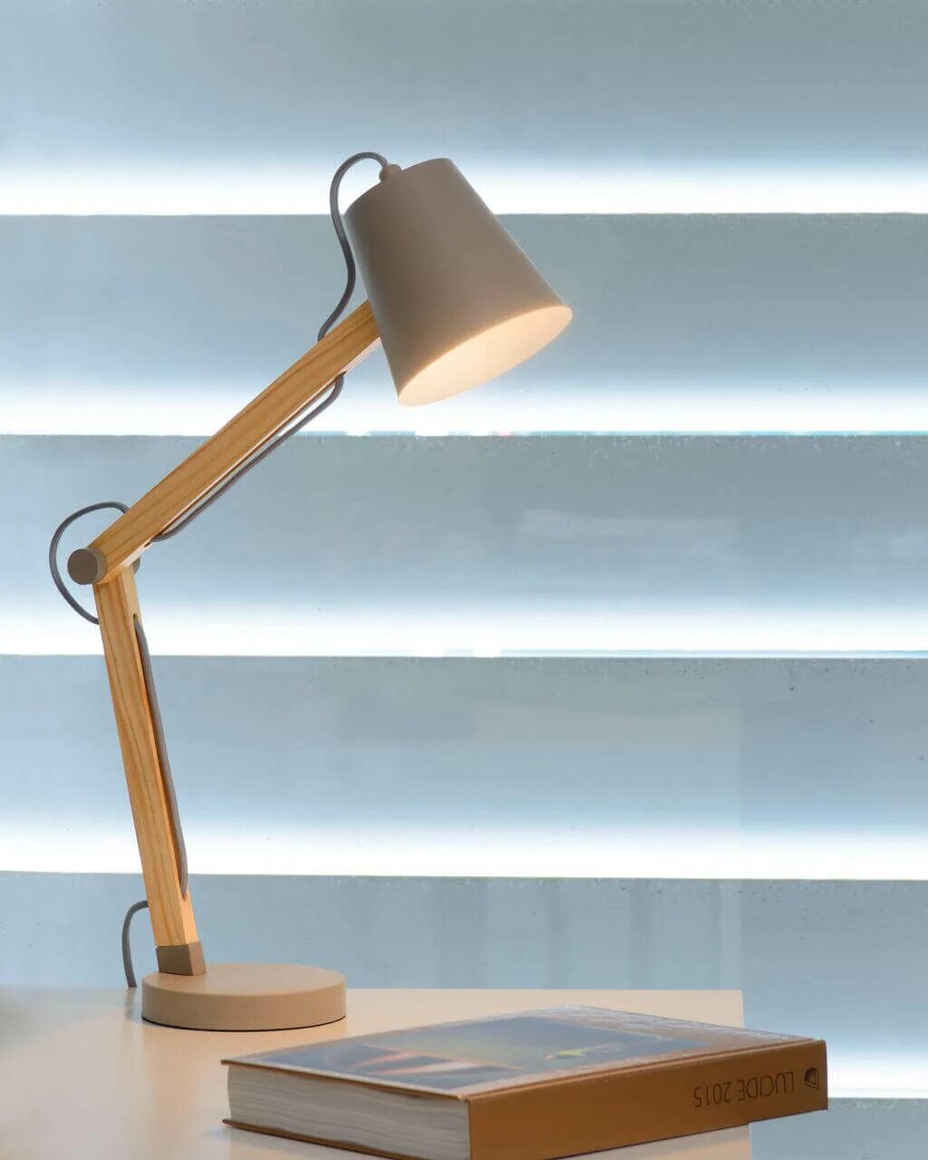 настольная лампа eglo cognoli. стильная настольная лампа для рабочего стола. настольная лампа eurosvet worker. стильная настольная лампа для рабочего стола. Fabula сатинированное золото (tl70100).