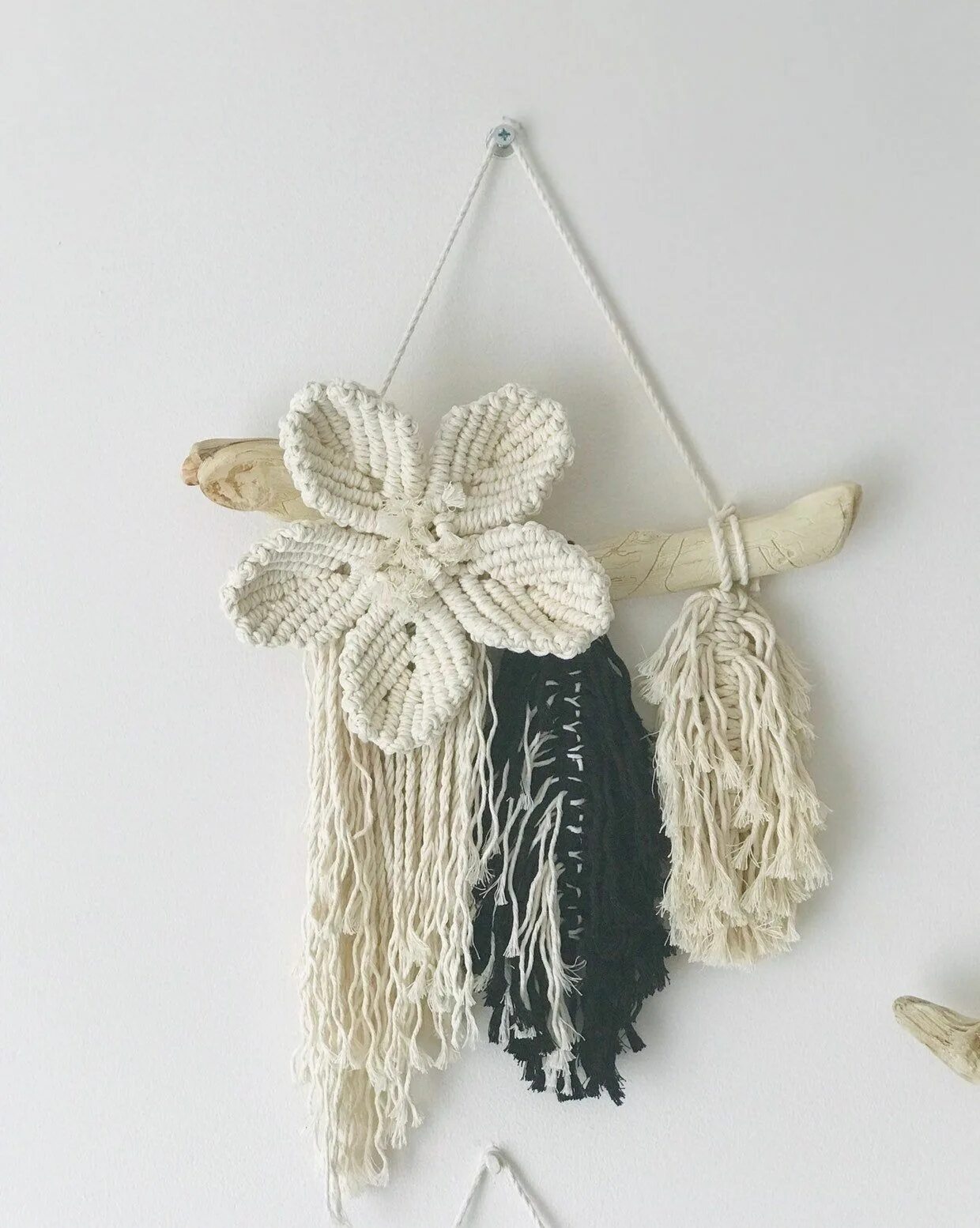 Пуансеттия макраме. Мк макраме цветок. Цветы макраме. Цветок макраме мастер класс. Цветы в технике макраме.