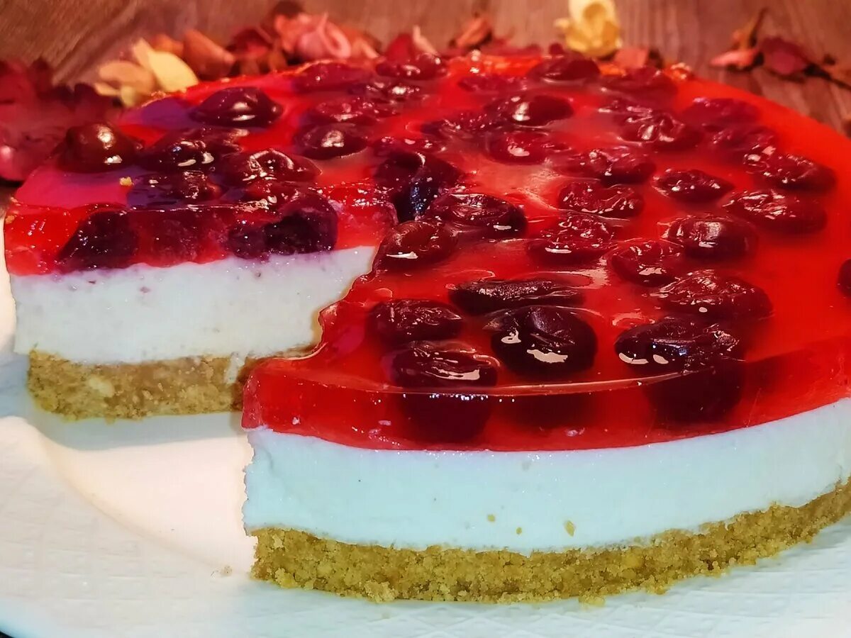 Торт из печенья с вишней. Торт вишня без выпечки. Торт без выпечки с вишней. Быстрый торт из вишни легкий. Творожный торт с вишней без выпечки.