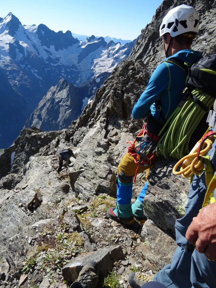 Восхождение на эверест. Скалолазание в тибете. Туристический поход. Горные экспедиции. Горный алтай поход.