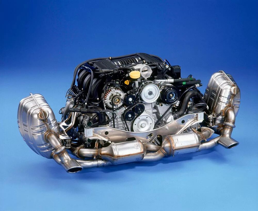 Porsche 911 двигатель. Оппозитный мотор Порше 911. Porsche 911 Turbo s двигатель. Porsche 911 Carrera 4s двигатель.