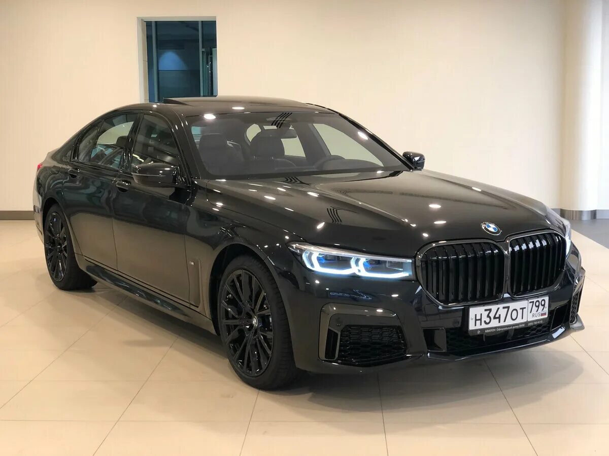 Бмв 750 москва. BMW 7 g11/g12. BMW 760i g12 Black. BMW 750 g11. BMW 750i 2019.