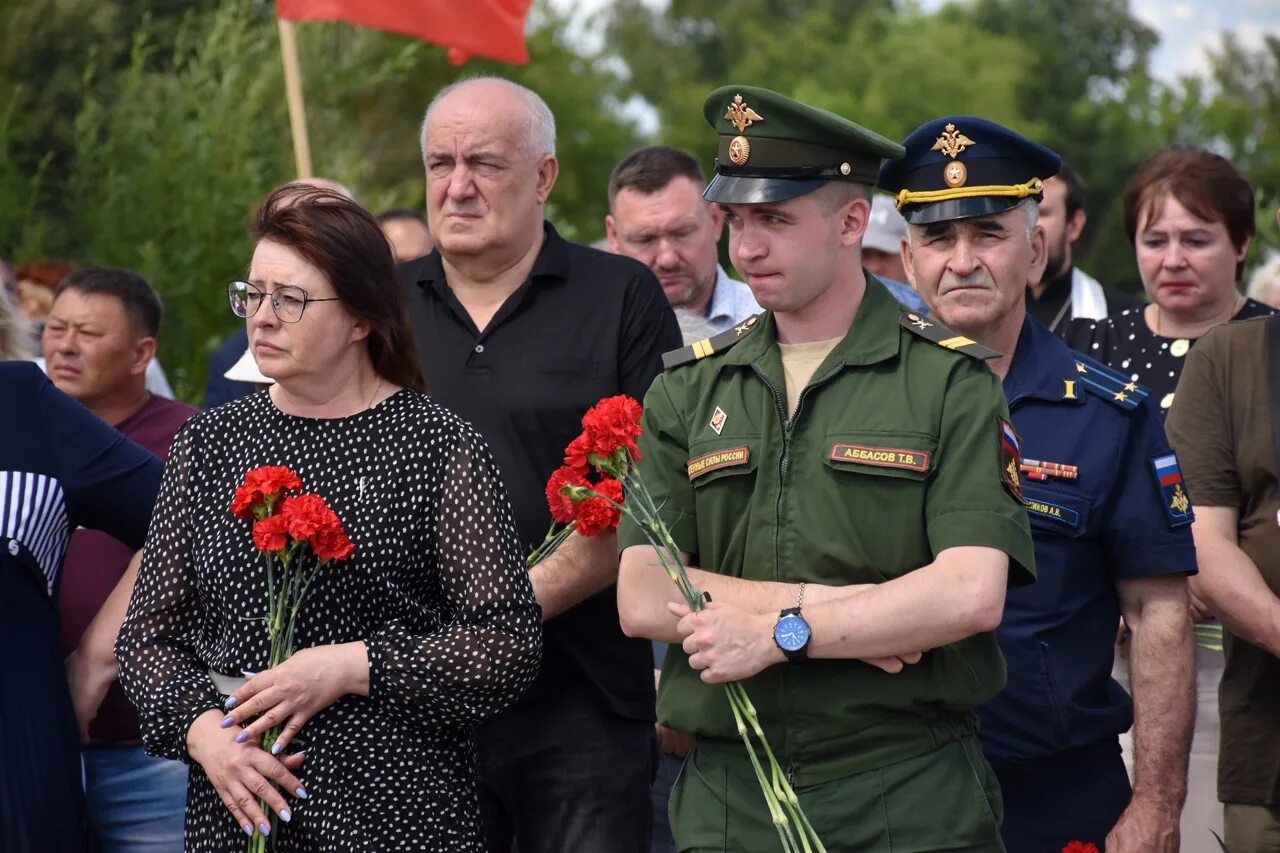 Кредит погибшего участника сво. Похороны Ферапонтова Сасово. Прощание с военнослужащими погибшими на Украине. Похороны солдат погибших в Украине.