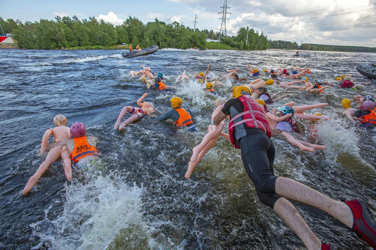 Сплав на надувных женщинах в Лосево 2021. Bubble Baba Challenge в Лосево. Заплыв на резиновых женщинах в Лосево 2021. Сплав на резиновых бабах Лосево.