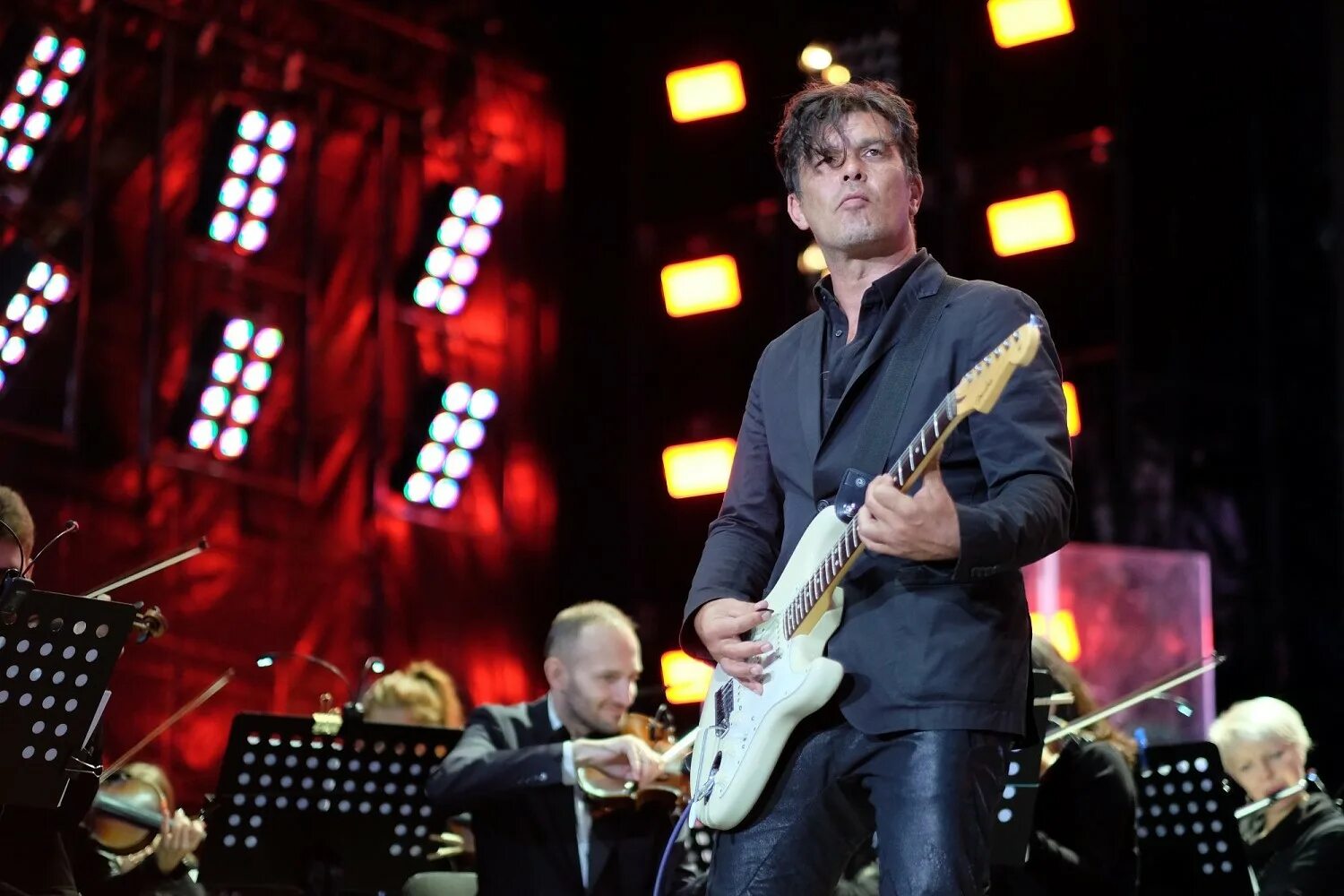 Юрий каспарян и оркестр глобалис. Георгий каспарян. Каспарян и симфонический оркестр. Виктор цой симфонический оркестр юрий каспарян группа крови. Оркестр глобалис георгий каспарян.