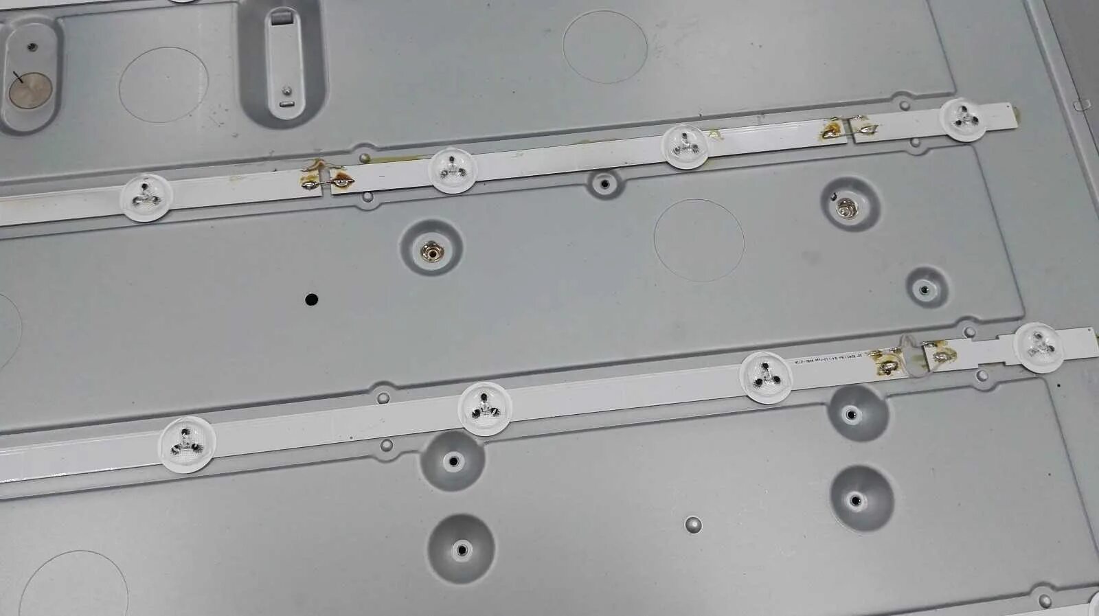 Как заменить лампочки на телевизор Ремонт led телевизоров samsung: найдено 82 картинок