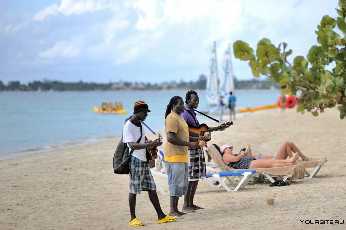Ямайка стоит посетить страну с позитивным настроем. Пляж Негрил Ямайка. Пляжи негрила - Ямайка. Кингстон Ямайка пляжи. Ямайка бежность.