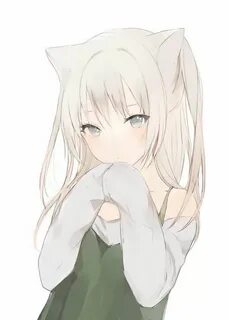 Девушка кошка с белыми волосами