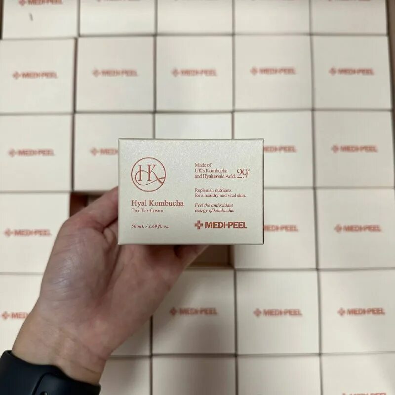 Medi peel hyal kombucha tea tox cream