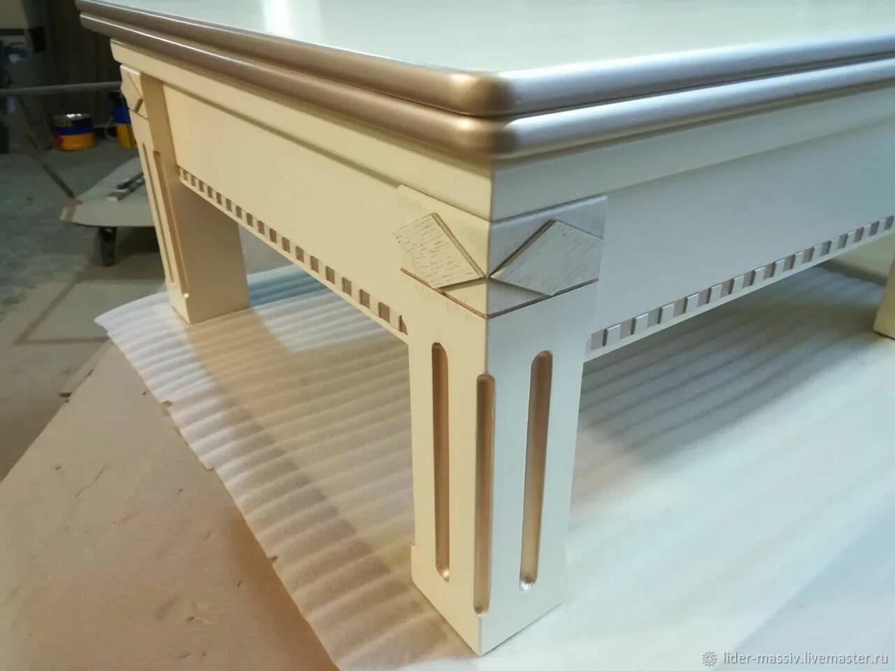 Стол с царгой. Царга для стола деревянная. Офисная мебель onix дуб аризона. Письменный стол царги. Царги для стола.