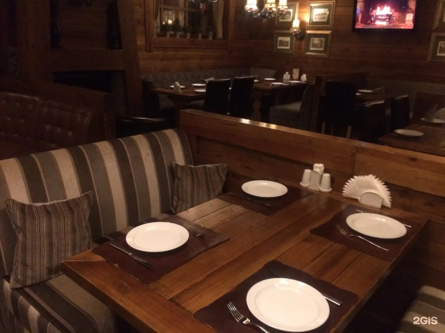 Бар барак новосибирск. Новосибирск кафе, ресторан барак. Барак серафимовича 4. Барак серафимовича 4. Ресторан барак новосибирск на левом берегу.