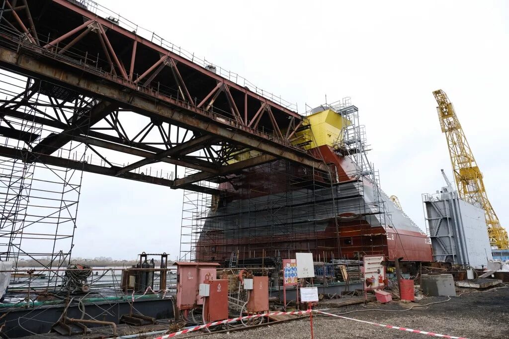Инжиниринг астрахань. Грайфера месторождение лукойл. cngs engineering астрахань. си эн жи эс инжиниринг астрахань. платформа астрахань грайфера.