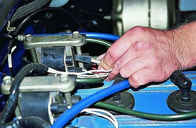 Масса эбу газ 3110. Катушка зажигания газ 3110 406 двигатель инжектор. Подключить катушку зажигания на газ 3110. Коммутатор 3110 402. Газ 3102 карбюратор.