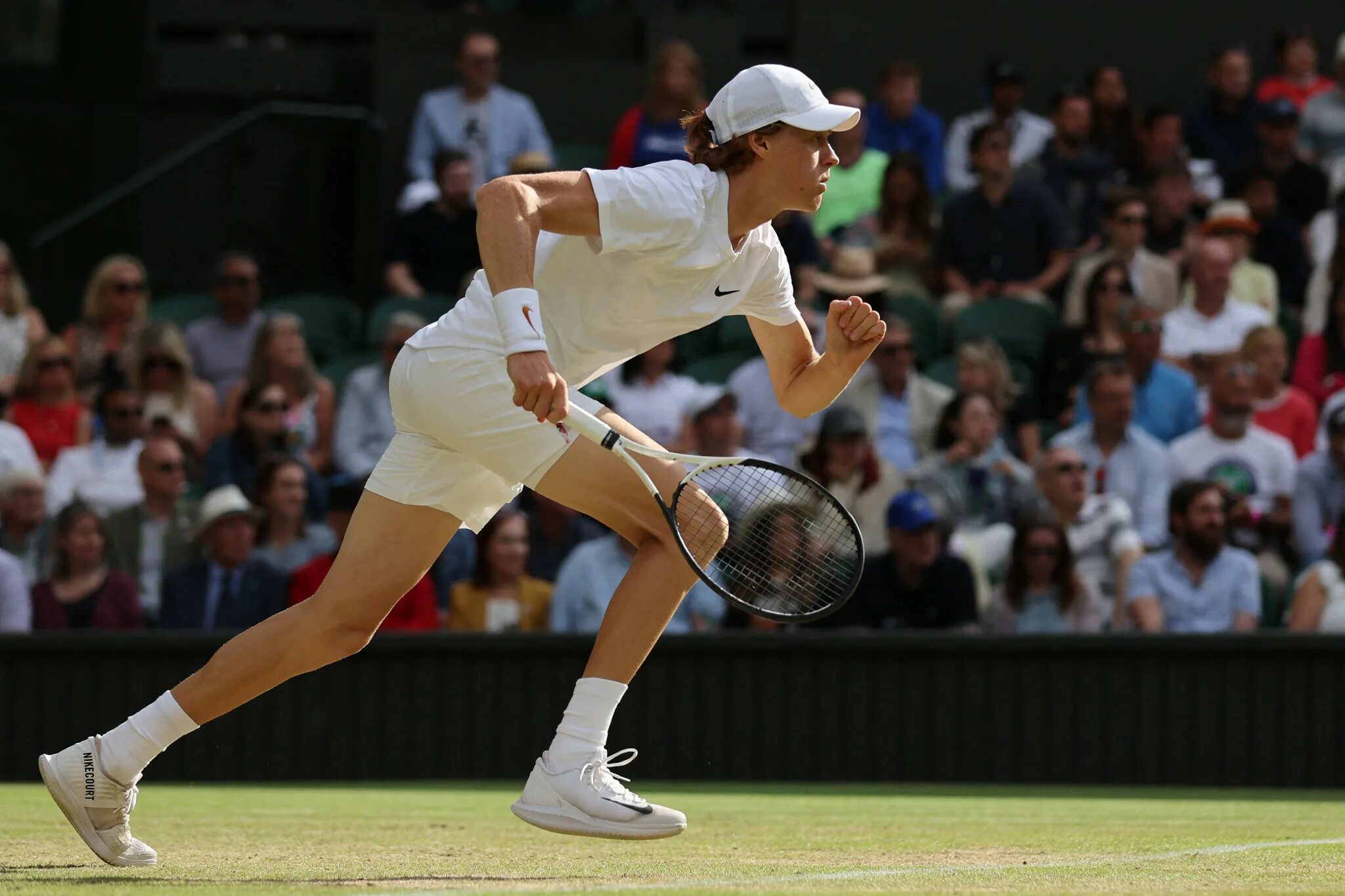 В каком городе проходит уимблдон. Wimbledon centre court. уимблдон место проведения. wimbledon стиль.