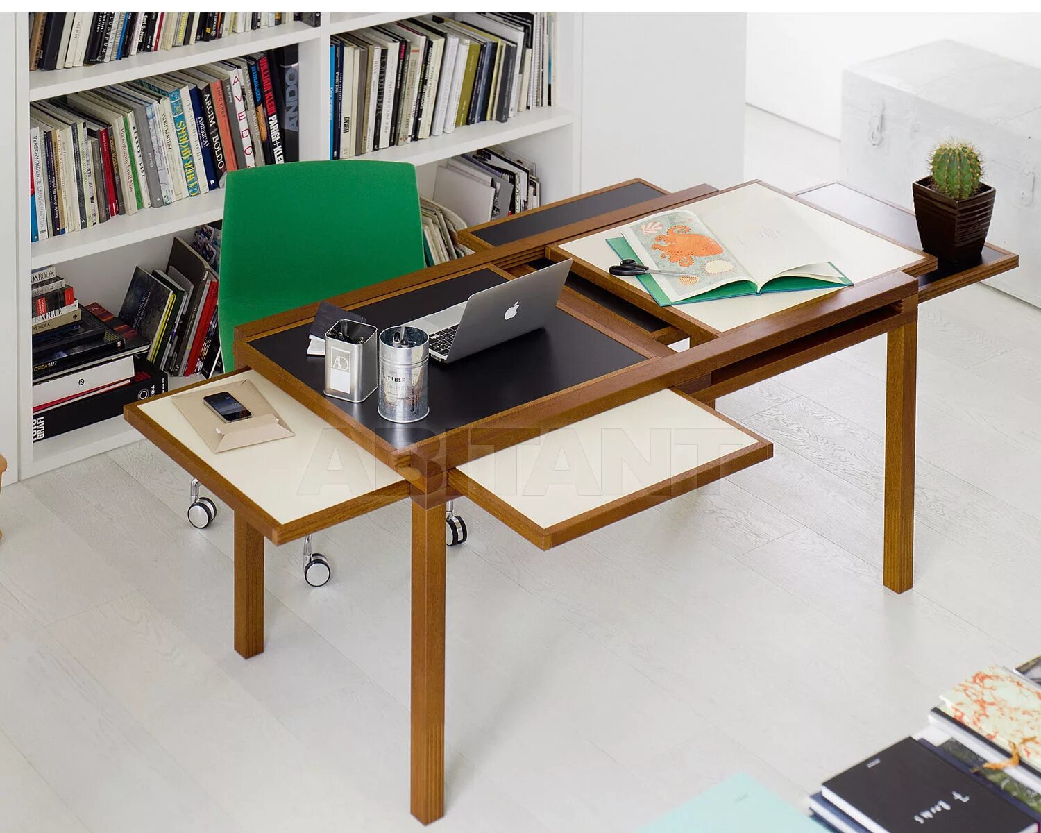 Письменный стол трансформер. Дизайнерский складной стол. Стол трансформер дизайнерский. Стол письменный раскладной трансформер. Функциональный столик