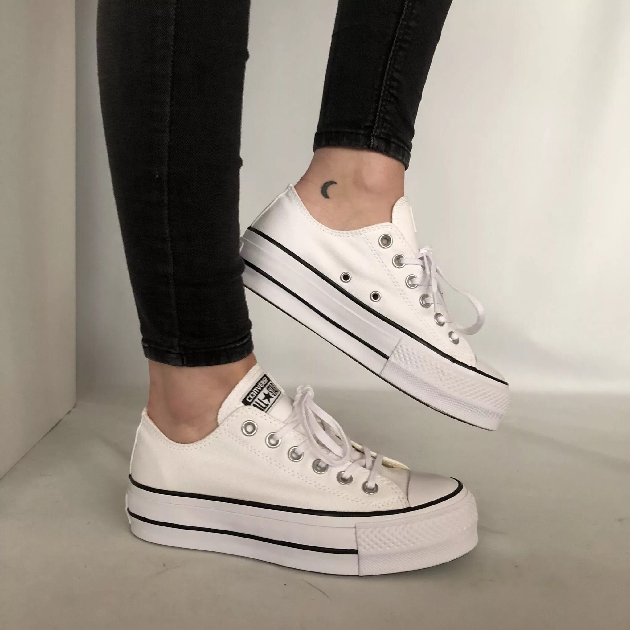 Кеды широкие женские. Converse Chuck Taylor Lift Ox. Converse Lift Ox. Конверсы Шанель. Converse w CTAS Ox m9166c.