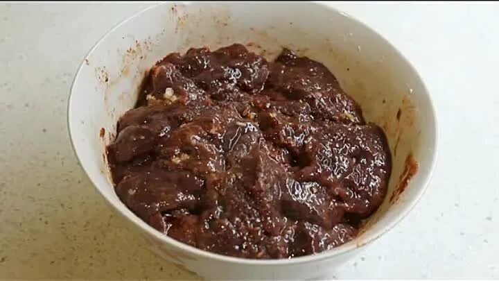 Говядина в растительном масле. Печень говяжья как в школе. Вкусно приготовить говяжью печень для беременных. Печень по-турецки рецепт с медом и соевым. Ритсепт пиченеи шафтолу.