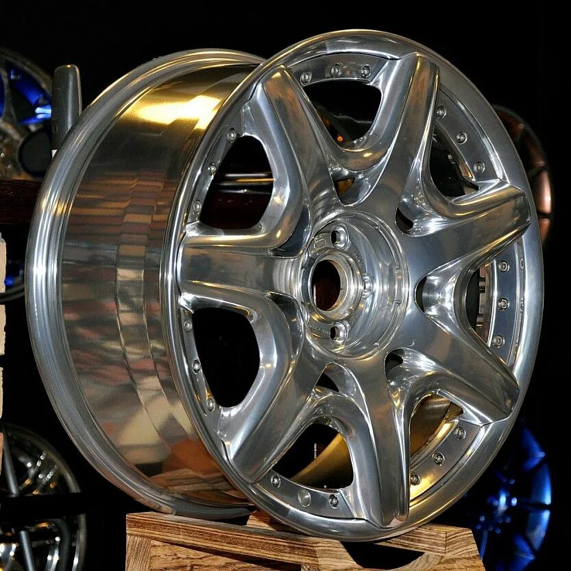 Диски с отражающие. Хром диски на р20. Зеркальные диски. Диски с хромированной полкой. Хромированные диски.