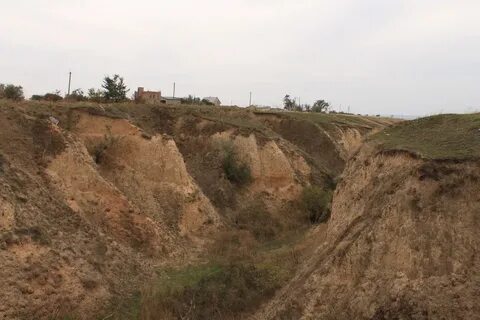 Много оврагов