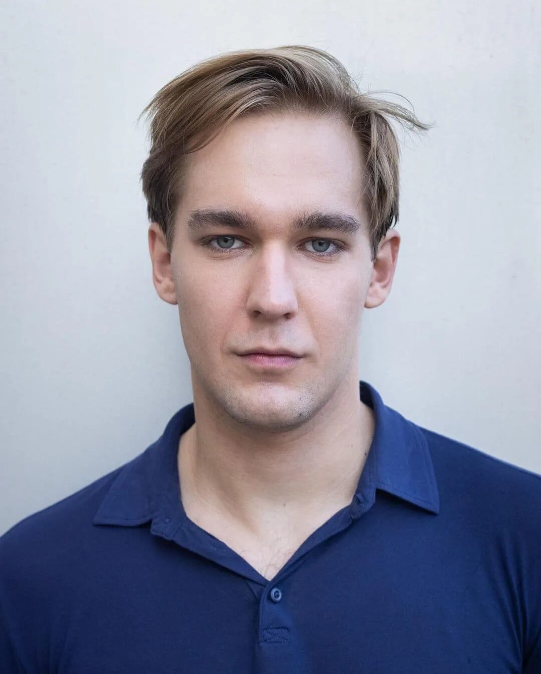 Отс олег игоревич. Отс актер. Отс актер. Игорь макаров кинолифт. Олег отс фото.