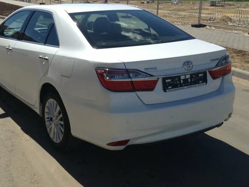 Toyota Camry 2015 белая. Тойота Камри 55 кузов белый жемчуг. Toyota Camry xv50 белый жемчуг. Камри 55 кузов белый жемчуг.