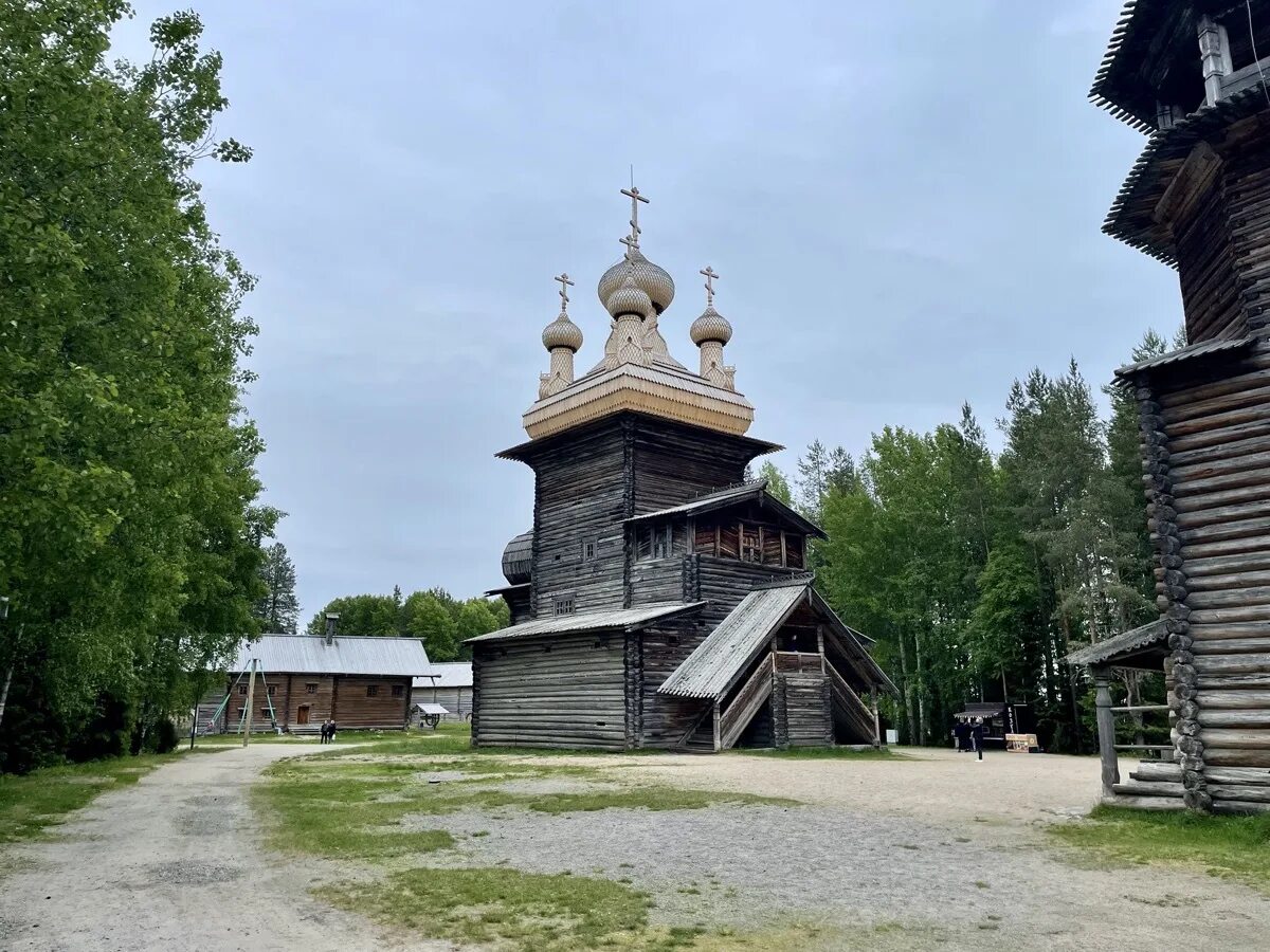 Масштабное мероприятие. Премия достояние. Генеральный директор иван. Архоблэнерго лешуконский филиал. Вручение знаков камерного суханов.