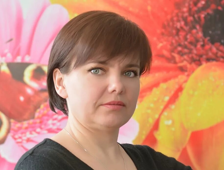 Школа 27 кострома учителя. Учитель спасла. Каниди иван беслан. Учитель спас детей, прикрыл собой. Учитель спасла.