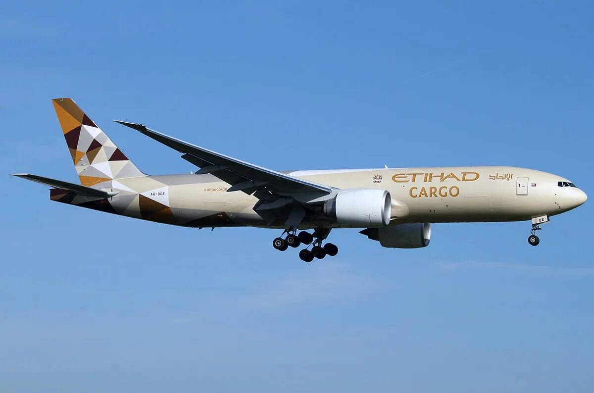 Боинг 737 781. Боинг 777 etihad. b767 etihad cargo. etihad cargo 777. 737 781 etihad.