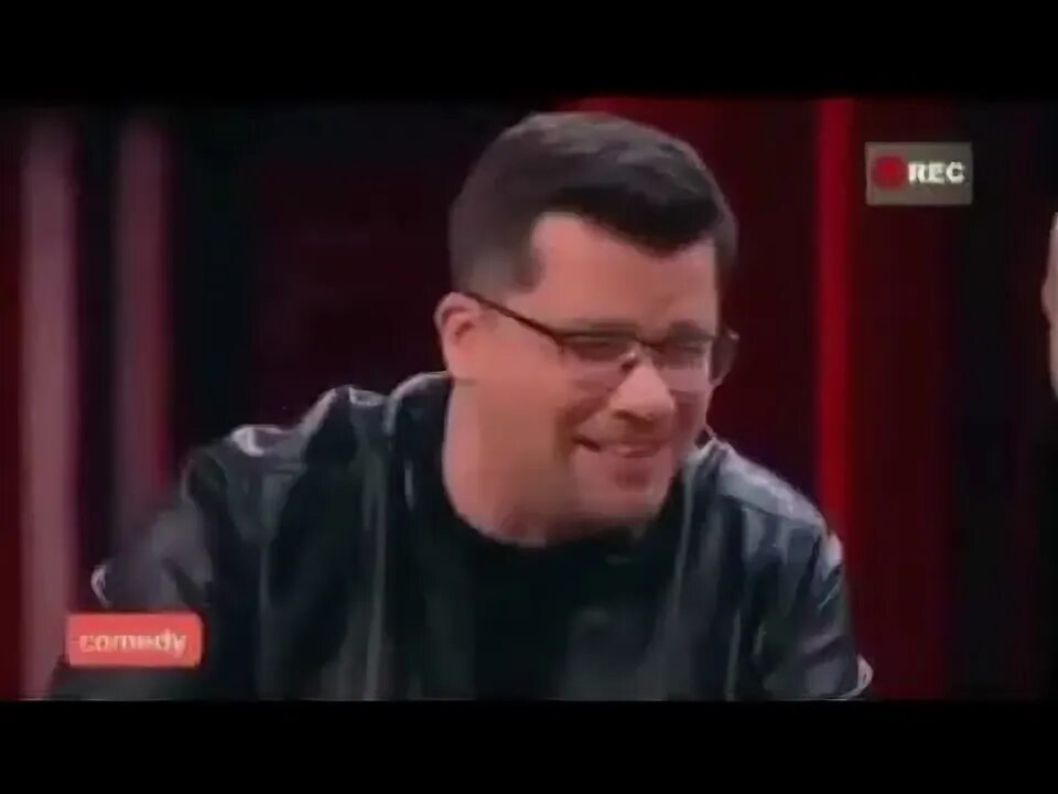 Харламов туда сюда кручусь верчусь. Харламов и скороход в ресторане.