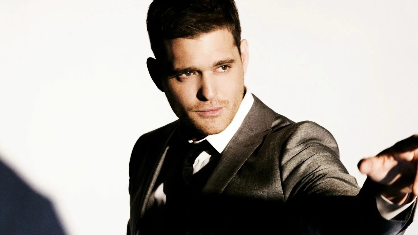 Песня 1000 мужчин. Michael Bublé. Michael Buble 2003. Feeling good Michael Bublé. Michael Bublé Michael Bublé.