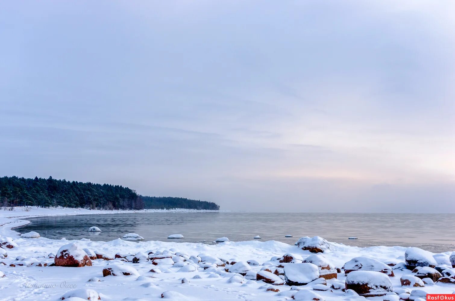 Финляндия январь. Финский залив сейчас. Лед на финском заливе сейчас. Залив январь 2023. Шоссе под водой на заливе финском заливе.